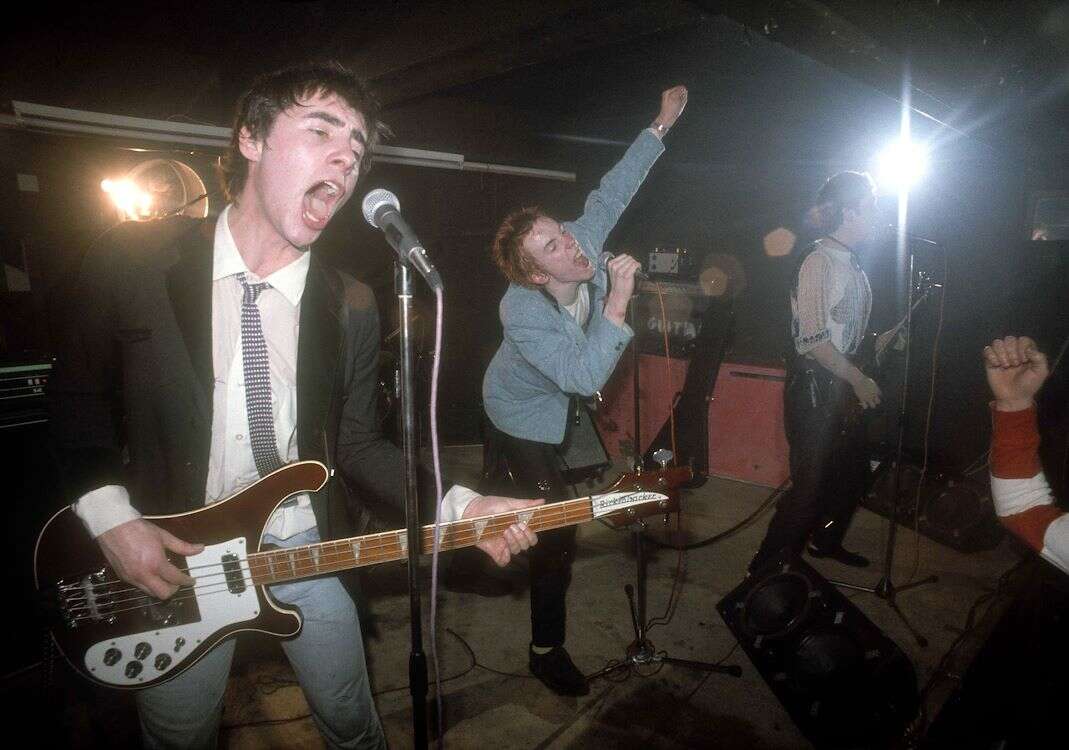27162