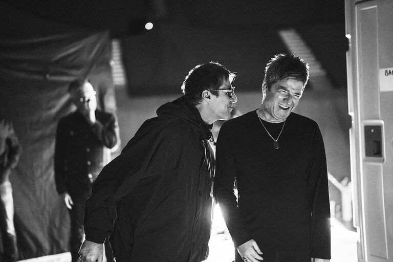 Docs: Oasis: Don't Look Back In Anger