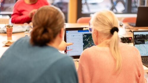 Informatieplein Ten Boer - basisvaardigheden 1 - 16x9 (c) Nienke Maat