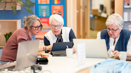 Informatieplein Ten Boer - basisvaardigheden 3 - 16x9 (c) Nienke Maat