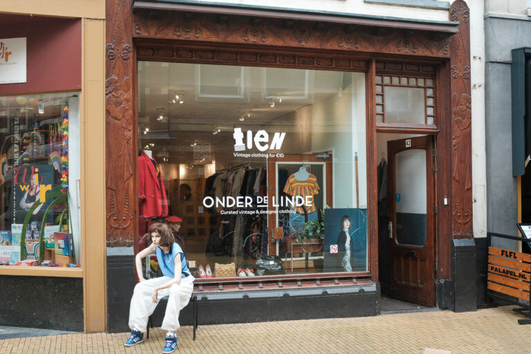 ONDER de LINDE & TIEN