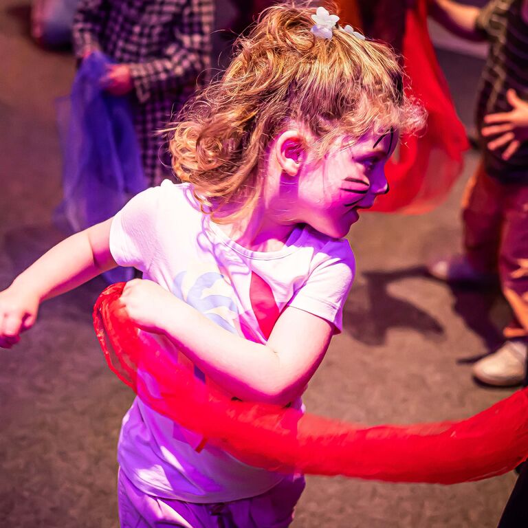 Peuterdans bij Spruit