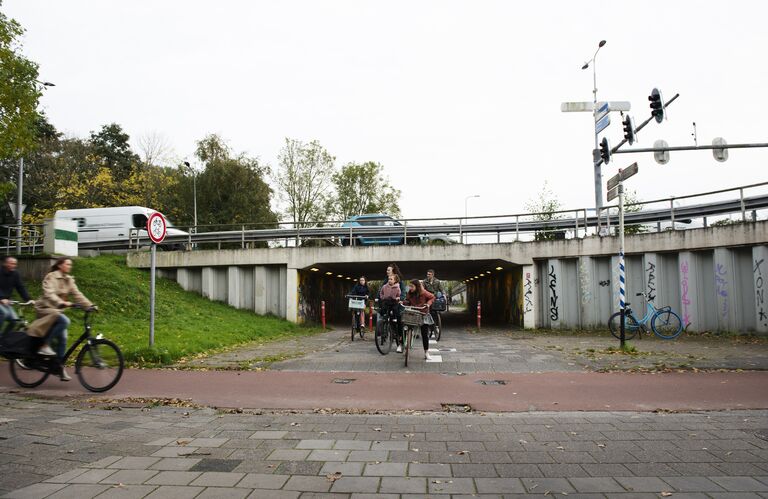 Ring West Verbindt