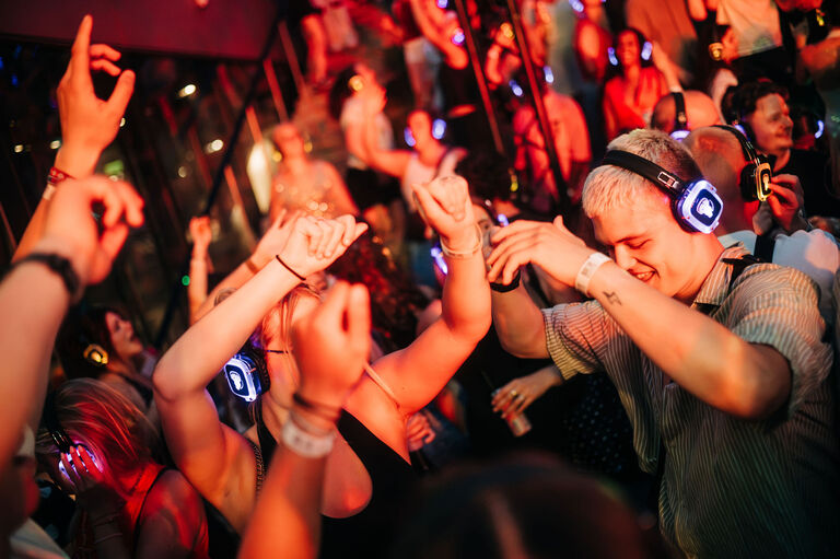 Silent disco in de Haddingestraatgarage